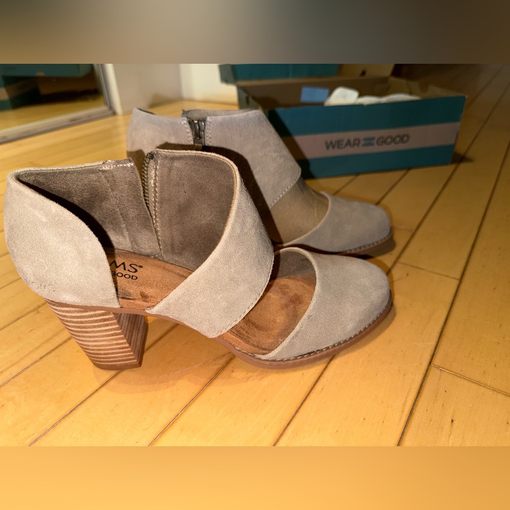 Toms Dune Milan Sz 8 Suede Heels NWT